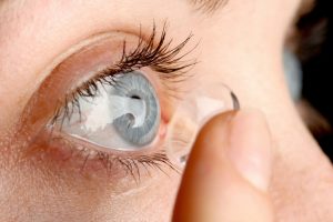 Daily vs. Monthly Contact Lenses  | Dittman Eyecare